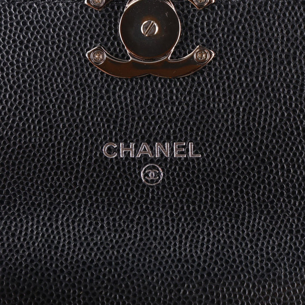 Caviar Quilted Pick Me Up Clutch With Chain Black
