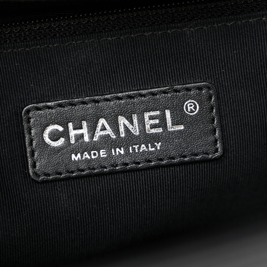 Patent Chevron Quilted New Medium Boy Flap Black