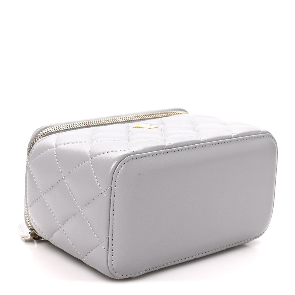 Lambskin Quilted Small Pearl Crush Vanity Case With Chain Grey