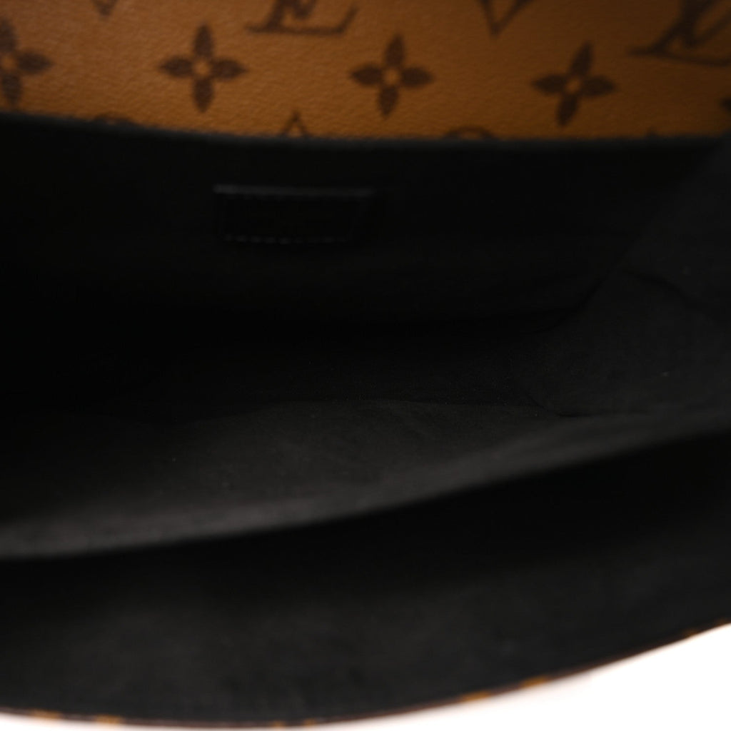 Reverse Monogram Pochette Metis