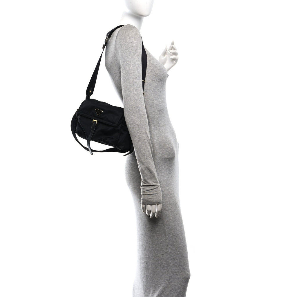 Re-Nylon Medium Explore Shoulder Bag Black