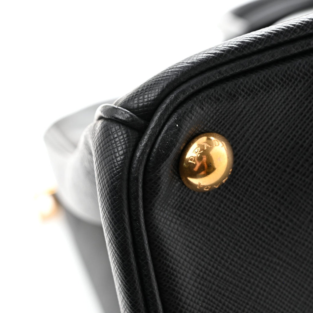 Saffiano Lux Large Galleria Double Zip Tote Black