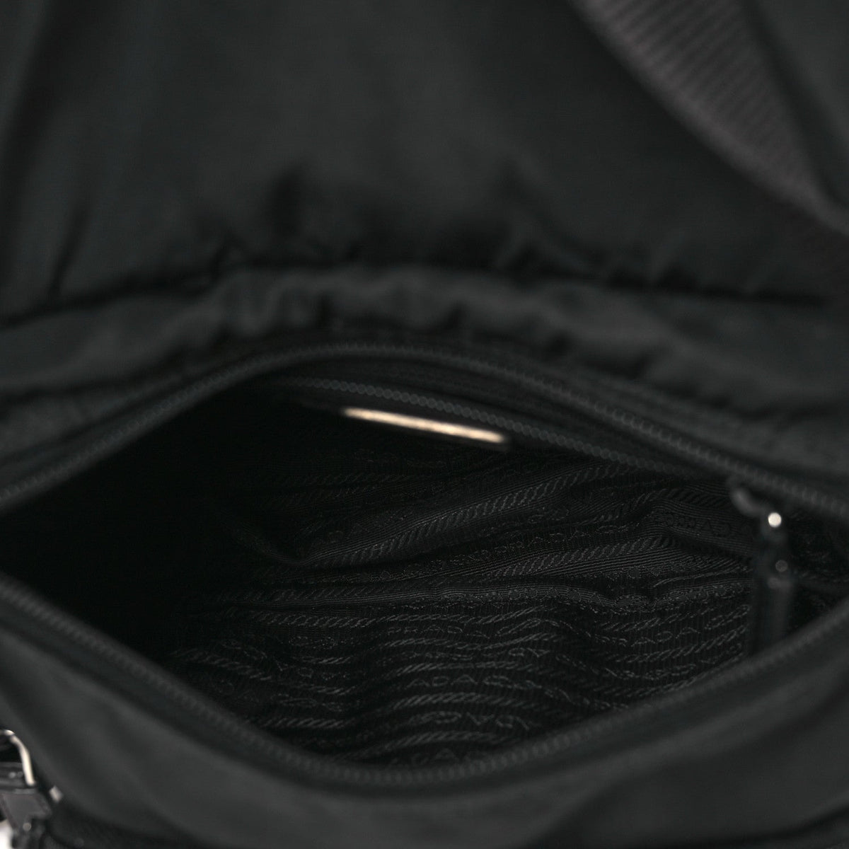 Tessuto Nylon Saffiano Small Vela Messenger Black
