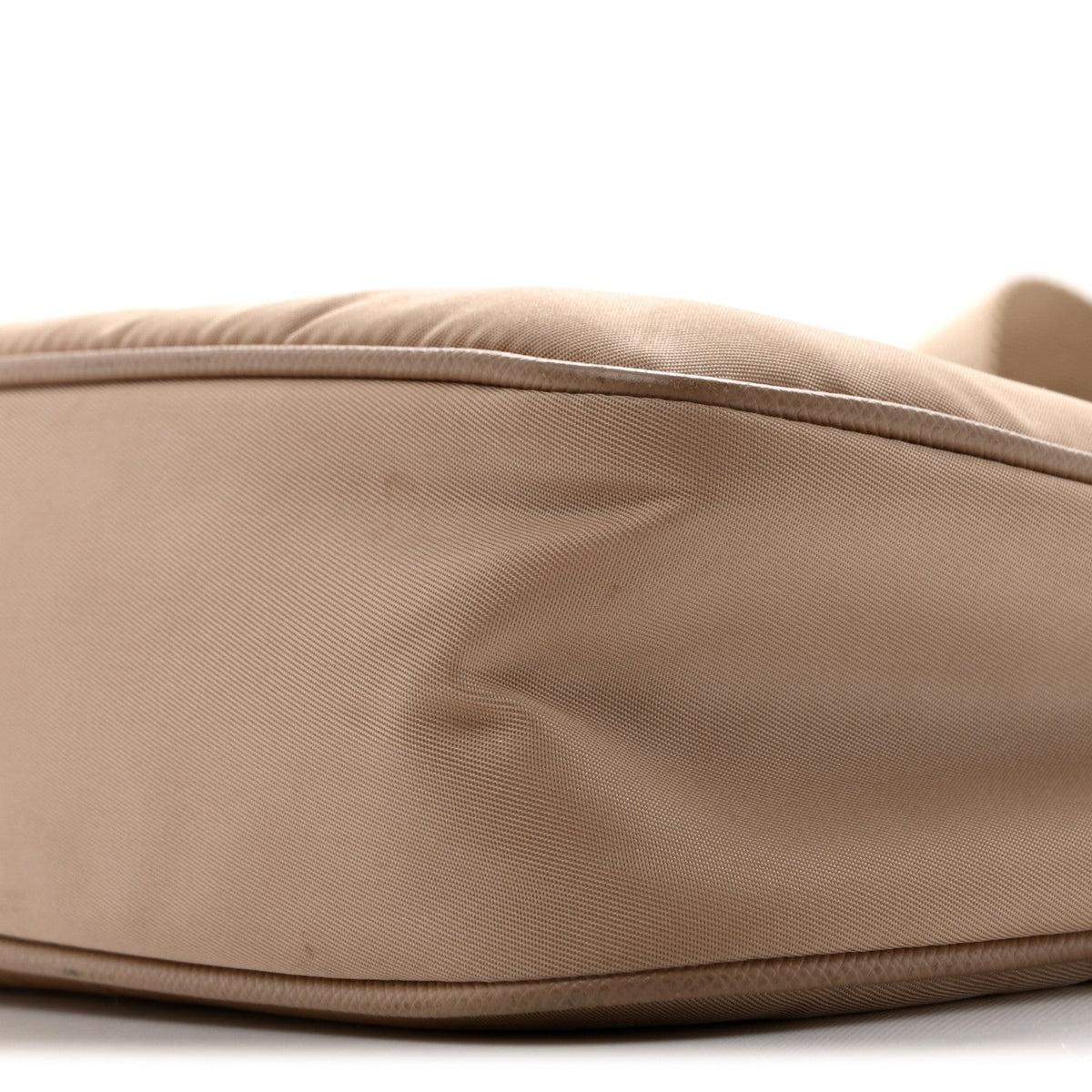 Tessuto Saffiano Re-Edition 2005 Shoulder Bag Cammeo