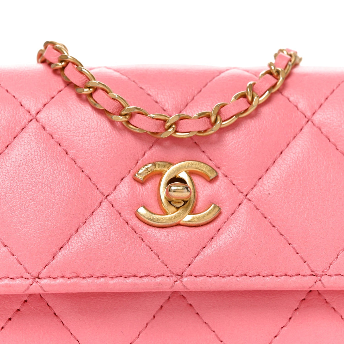 Lambskin Quilted Pearl Crush Card Holder With Chain Pink